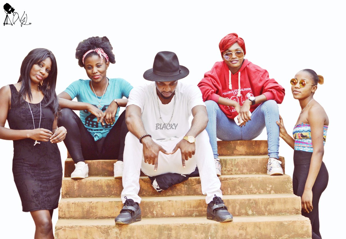 VsrMusic's tweet photo. la famille VSR MUSIC https://t.co/bq9otSFIlC