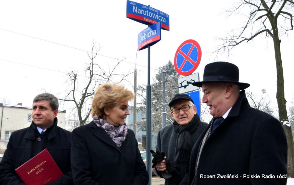 radiolodz's tweet photo. @HannaZdanowska @TomaszKacprzak Na odsłonięciu tablicy Henryka Debicha #RadioŁódź #Łodź #Debich 
https://t.co/qEq8hqdzR0 https://t.co/7YYaaPdijC