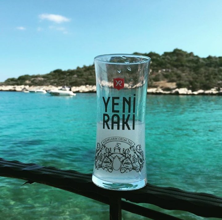 Rakı var içersen ..
Lagos var seversen ..
Börülce var yersen ..
Akdeniz'de çocuklar mavidir.
Mersin'deyiz, gel istersen ? #Narlıkuyu