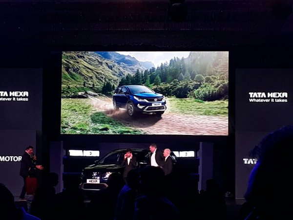 estradeindia's tweet photo. Tata Motors launches Tata Hexa – Exclusive Pictures
https://t.co/EJUPraMPNh 
@TataMotors #TataHexa #Hexa #Mumbai #CarLaunch #Automobile https://t.co/4XKIvDCUQb