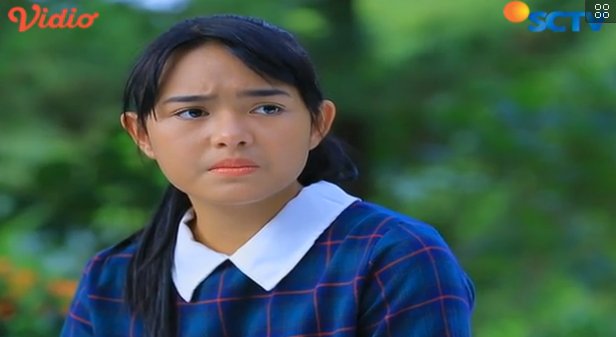 SCTV's tweet photo. Ariel memutuskan untuk tidak bertemu lagi dengan Eric demi menjaga perasaan Benji. 
Saksikan kelanjutan #MIL2Dunia pkl 19.30 WIB https://t.co/KgHfhZ4E6p