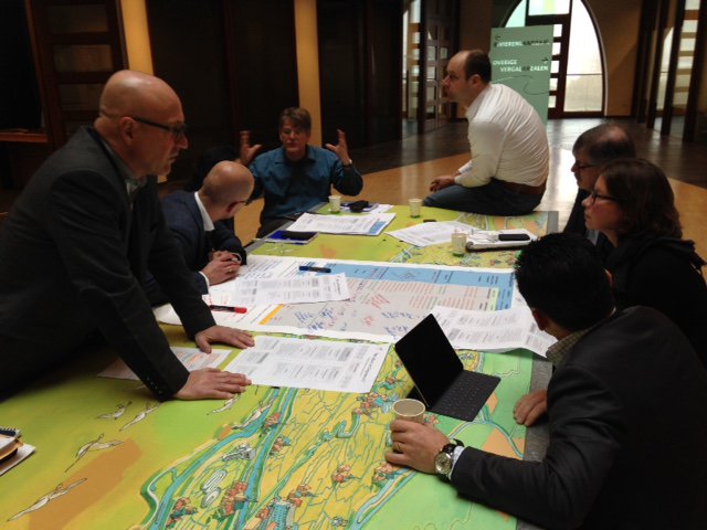 Het regieteam meekoppelkansen &amp; ontwikkeling van <a href="/wsrivierenland/">Waterschap Rivierenland</a> in actie! Dijkversterkingen en gebiedsontwikkeling hand in hand!