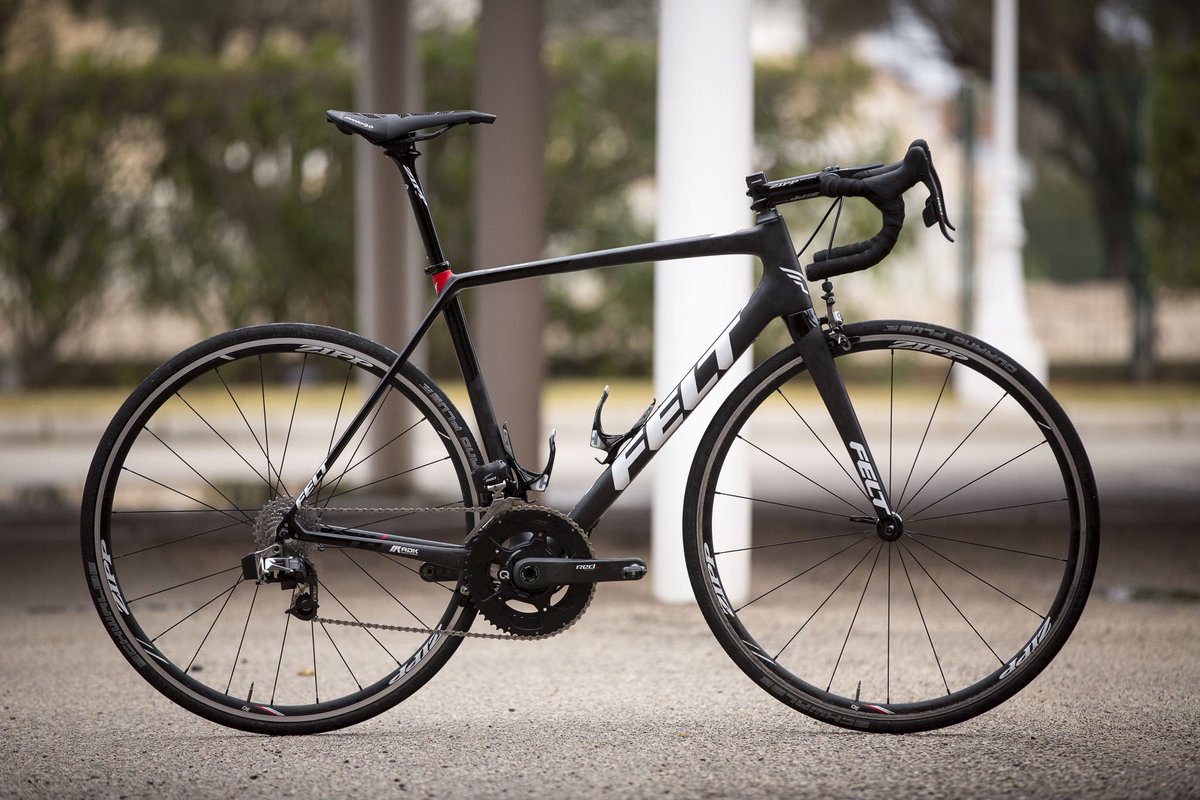 ZippSpeed's tweet photo. Stijn Devolder's @feltbicycles AR1 bike setup for winter training #zipp30course #eTap #quarqdzero @snipercycling 📷 @viclucasphoto https://t.co/LVb6jmynOy