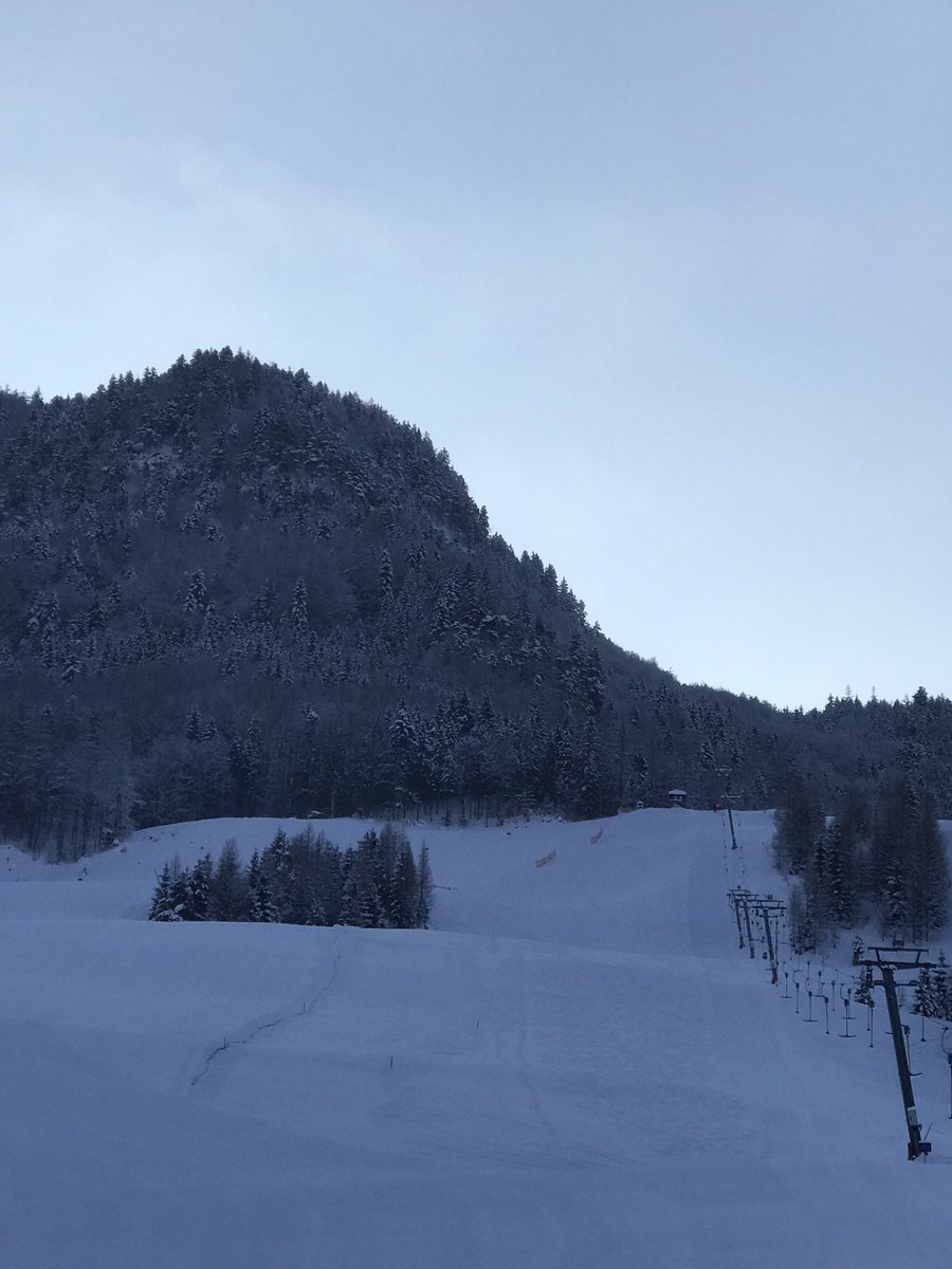JDLskier's tweet photo. A morning of slalom technical, tactical and comms work with #guide @MikeAbro #firstdayback #skiing #skiracing https://t.co/QdUaN8jdzg