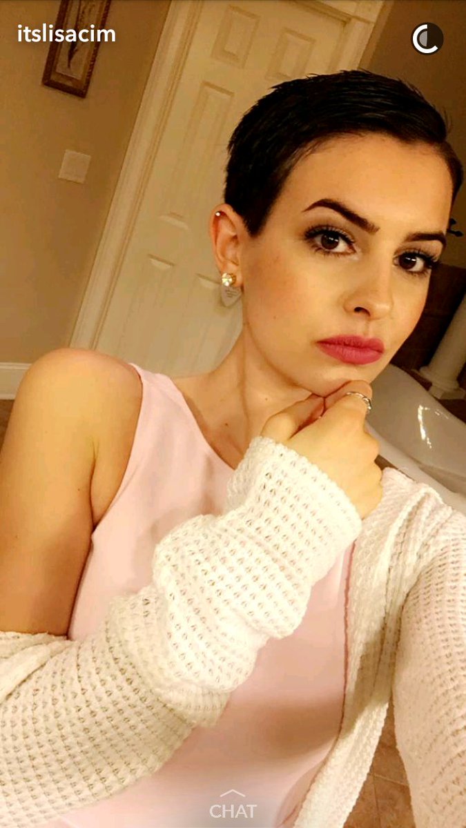CimOnTV's tweet photo. Aí vc acorda cedo e PAH!
Mais um corte de cabelo da Lisa!
😱😱😱

O que acharam??? https://t.co/QAaalCZ8GU
