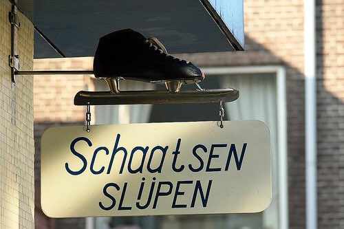 We hebben onze slijpmachine weer van stal gehaald, dus we kunnen naast alle soorten noren ook weer ijshockey schaatsen slijpen. #schaatsen