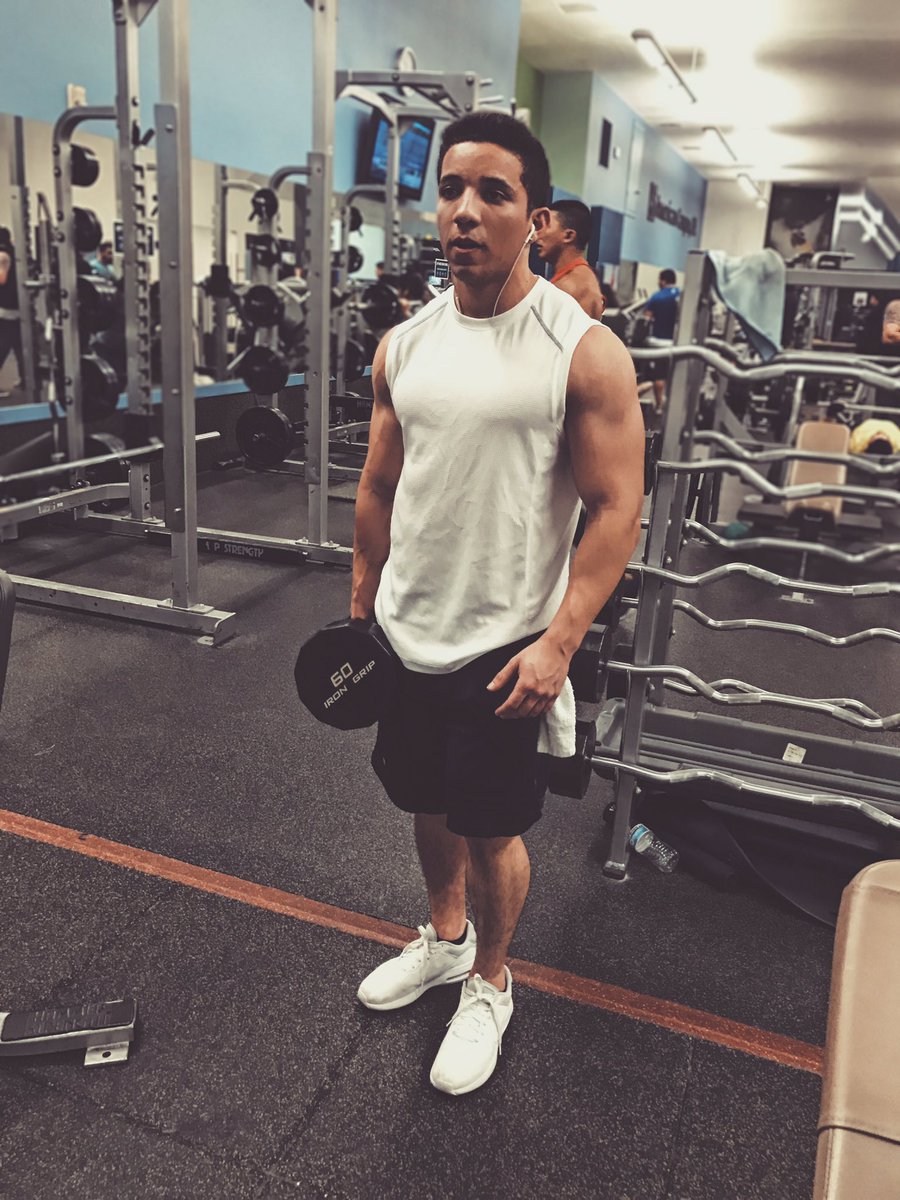 kevgofit's tweet photo. Had to make up all the calories from today 😂 still hit the gym though! #armday 💪🏻
Snapchat: KEVGOFIT 👻
https://t.co/rUGpgfJ9nN https://t.co/Q5hYwzApyC