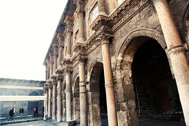 21) Diyarbakır Ulu Cami