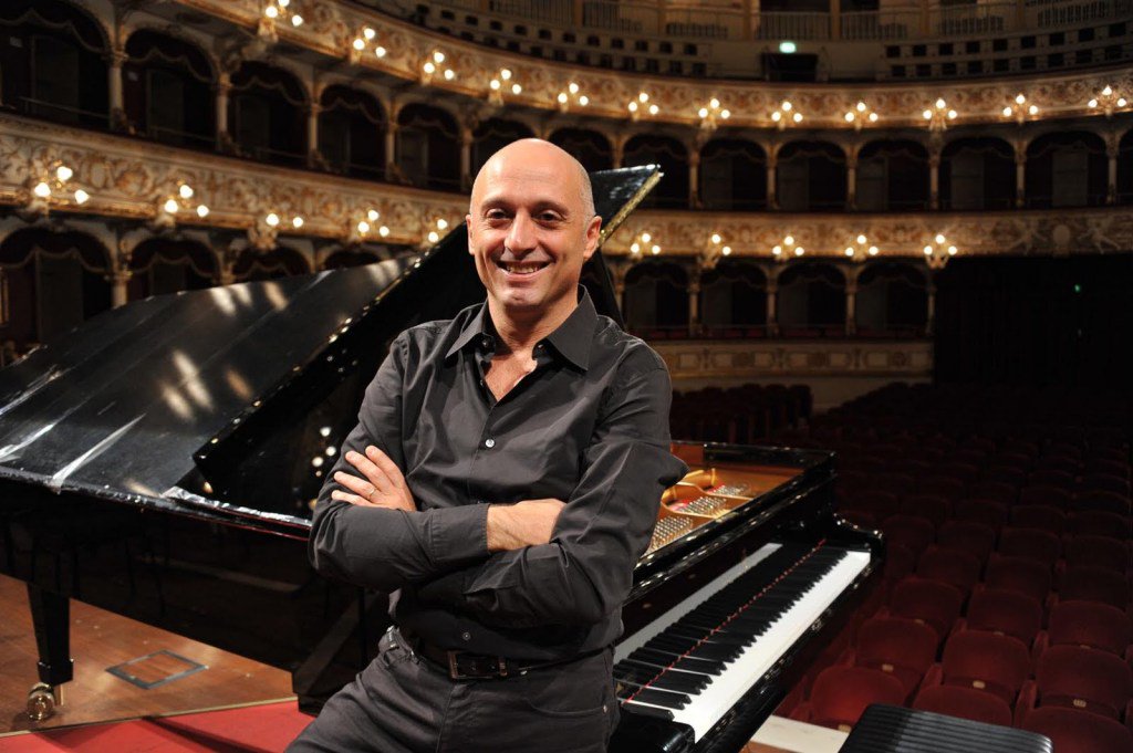 romasociale's tweet photo. #MUSICA; #CIDIM: IL 20/1 A #ISTANBUL IL CONCERTO DEL PIANISTA BENEDETTO LUPO @CIDIMTweet https://t.co/fAI6rpUURP https://t.co/aE8Nf3umHD
