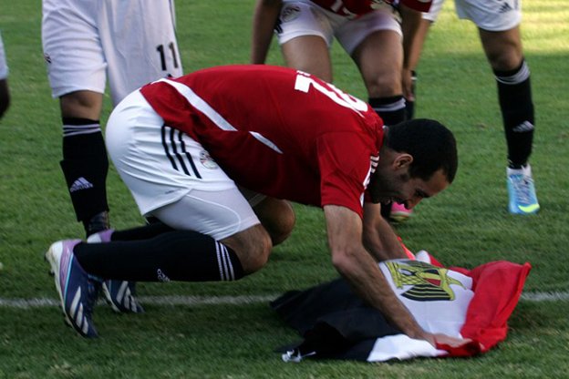 mohammedmoharam's tweet photo. تريكة خط أحمرلانه لم يؤذِ أحدهم ولم يقتل ولم يُهلل للقاتل تريكة خط أحمر لأن وجه قدمه الخارجي أكثر فائدة من عقول مُعظم من يحاولون النيل منه https://t.co/czStmsqYjv
