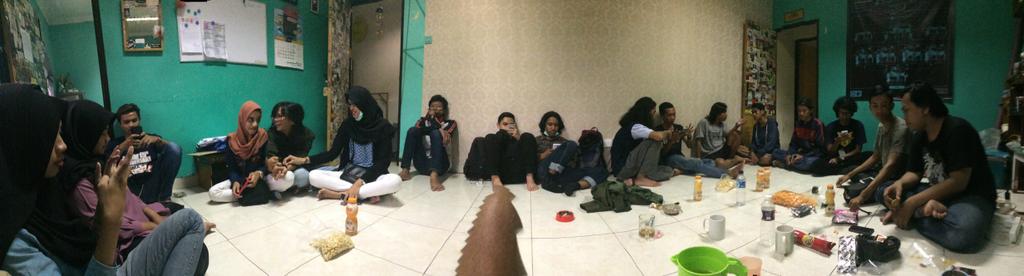 Makin rame nih.. Jadi sekarang ada <a href="/focus_umm/">Focus UMM</a> tambah <a href="/FOTKA_053/">Fotografi Syari'ah</a> dan @LensaUAD 🍻