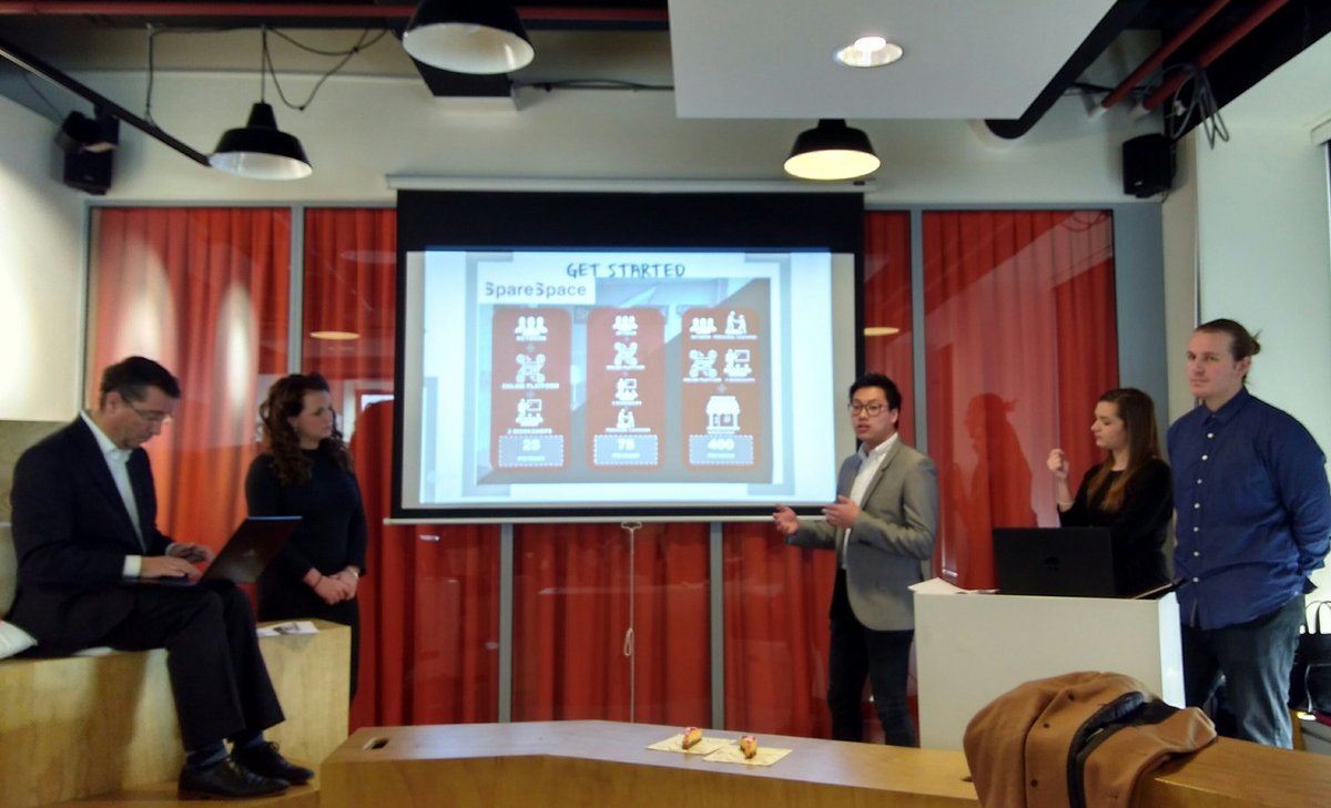 mswickedtwitty's tweet photo. Goed zitvlees bij eindpresentatie v 'onze #Sparespace studenten' @hsrotterdam bij Erasmus Centre for Entrepteneurship. #innovatie #onderzoek https://t.co/EECuGdsQXd