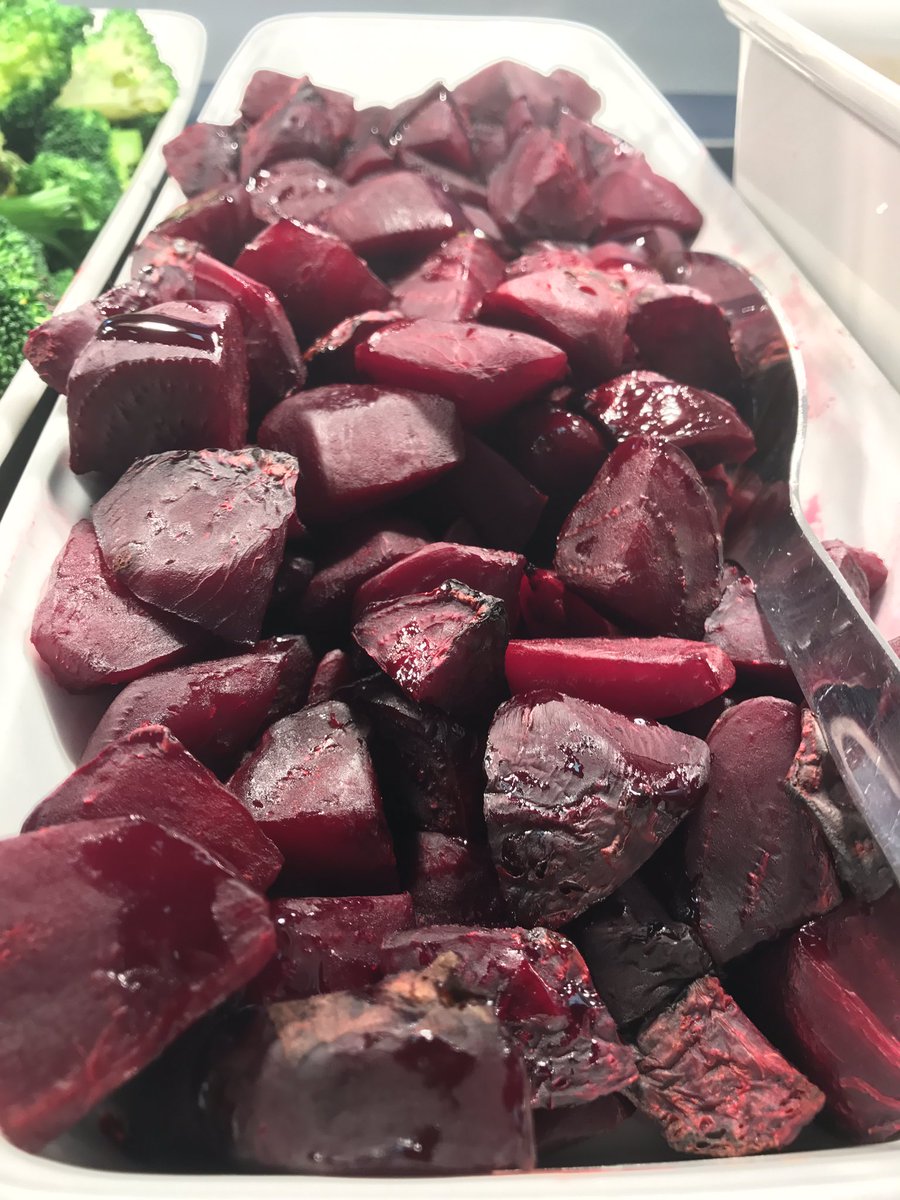 LauraKathaleen's tweet photo. #beetroot&amp;chocolatecake #beetroothumous #balsamicbeetroot #eatvibrantly @PFfoodie @ChartwellsInd @priors_field https://t.co/U9UZai6mog