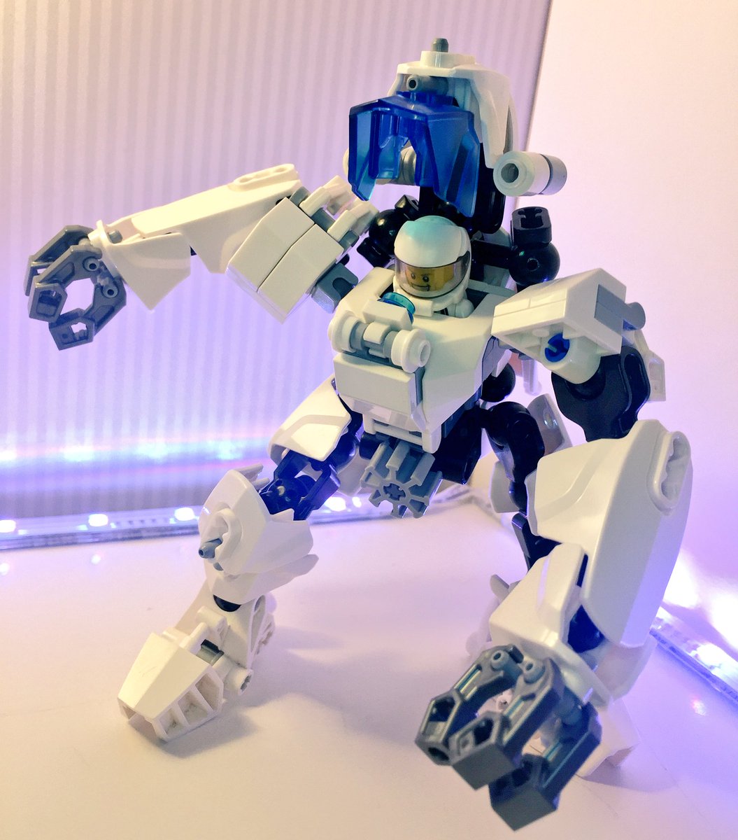 ゆうけけ 低浮上 Sur Twitter ゴリラ系の 軍用パワードスーツの イメージで作りました ただ胴体以外は ほぼ二クル バトル スーツレゴロボコンペ
