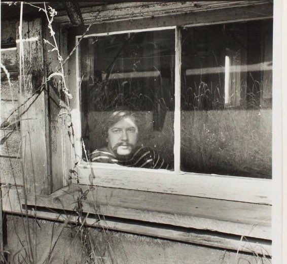 gazeteistiklal's tweet photo. Kazanmak için etrafındakileri harcayanın,
Elde edeceği şey galibiyet değil, yalnızlıktır.

/Tom Robbins/ https://t.co/zstyCqiPqy
