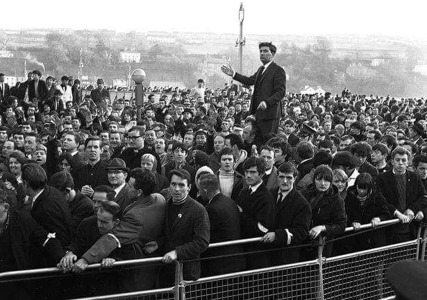 Happy Birthday John Hume.
Thankyou for your Integrity, Bravery, Direction and Political Leadership. 