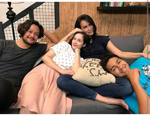 Stay tune on <a href="/ENews_NET/">ENews_NET</a> setelah iklan akan ada berita syuting terakhir <a href="/TMG_NET/">Tetangga Masa Gitu?</a> season 3 :') #SaveTMG