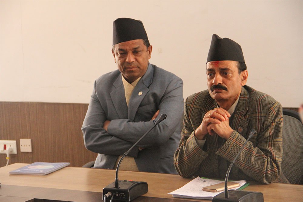 UNDPNepal's tweet image. Developers of machines 2 process #allo brief Minister of Industry &amp;amp; State Minister of Industry on designs as part of @UNDP’s #ChallengeFund