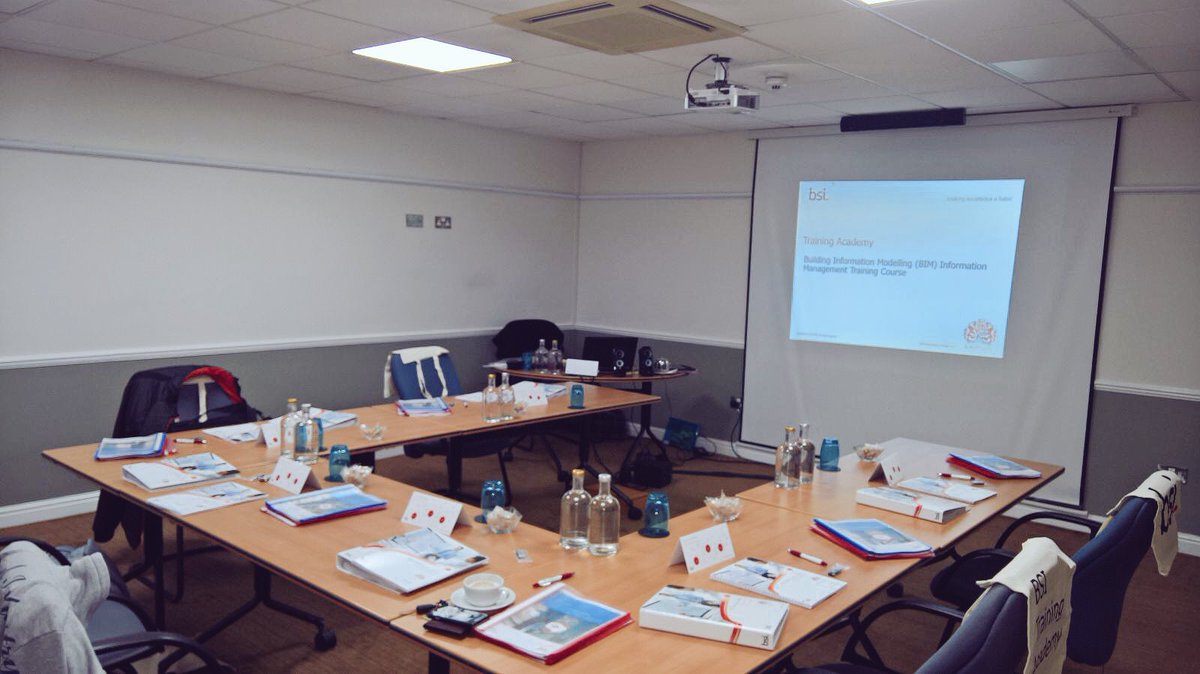 Digital_Node's tweet photo. Happy to be supporting in #Crewe @BSI_UK #BIMIM w/@AlexCGrounds https://t.co/YZvKHXRDIJ