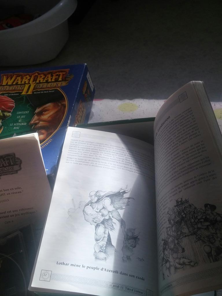Xeenwolf's tweet photo. Un manuel de 80 pages, yavait de quoi lire à l'époque dans les boites de jeux. #magicbob #warcraft2 #486dx33 https://t.co/mEzL4Pjk2Q