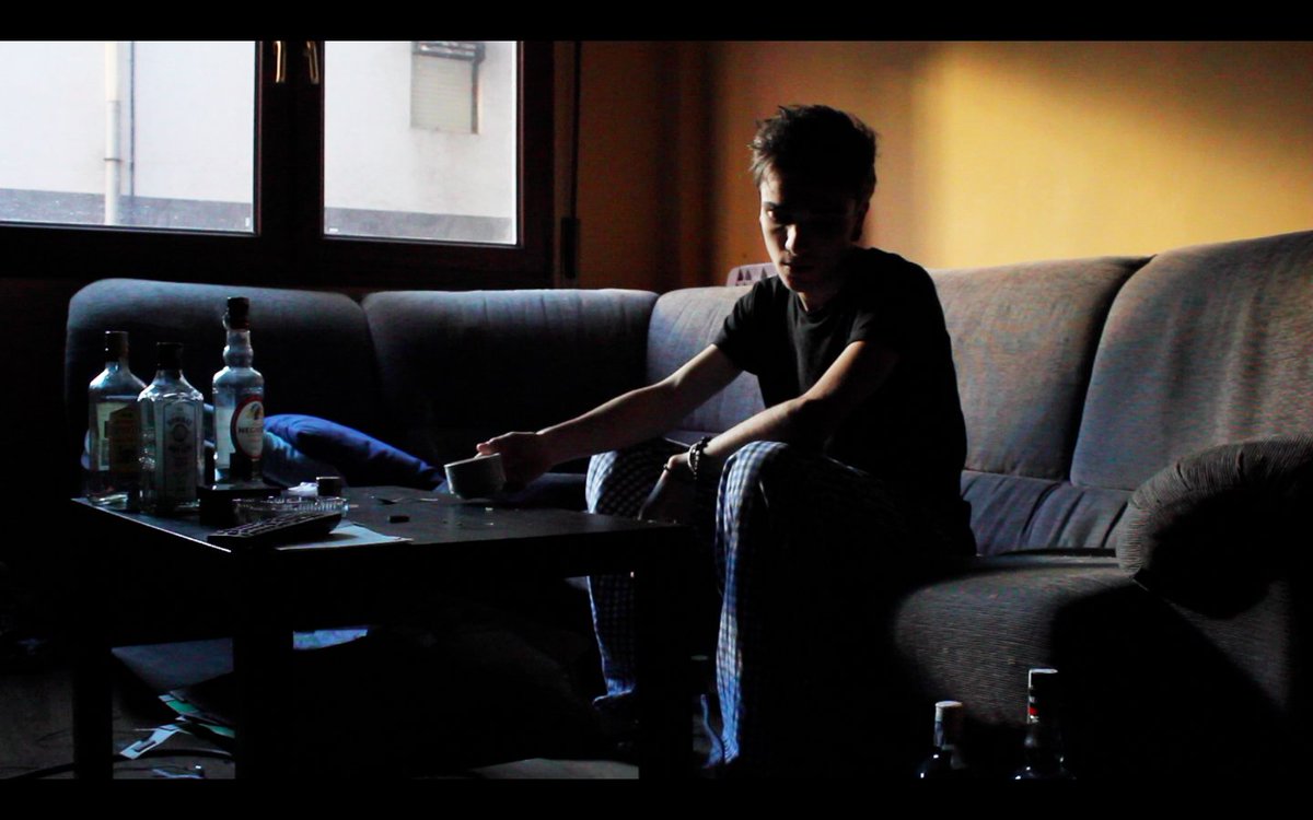 Kakifilms's tweet photo. Muy pronto... "El viajero" https://t.co/W3zPvHWVke