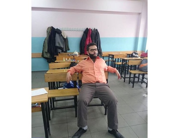 Recep İvedik oluyorsun, mutlusun sanıyorlar