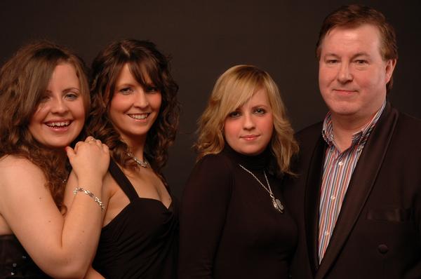 SixOClockShow's tweet photo. We have a real treat for country music fans! The Murphy Band consisting of Dad Pat &amp; daughters Cindy, Candy &amp; Katie will be dropping by! https://t.co/WOpfOQbPDY