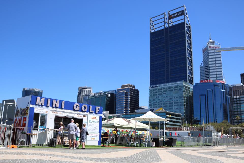 littleferryco's tweet photo. Just tap it in... Just tap it in...Give it a little tappy, tap tap taparoo!
Put your golf shoes on and get down to Elizabeth Quay! https://t.co/Ieu0Qx3MLO