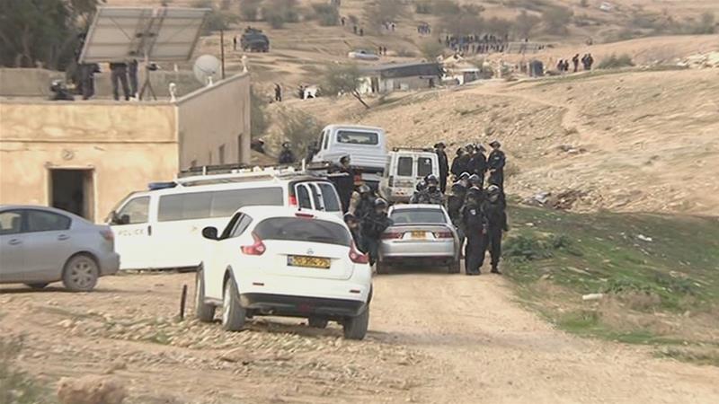 AJEnglish's tweet photo. Update: Two Palestinians and one Israeli policeman killed during Israeli home demolition operation https://t.co/AV9H0qxUbh https://t.co/rDmRZfEa17