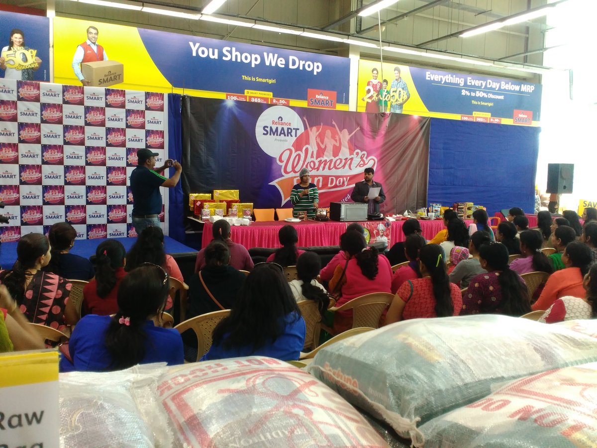vasoya23's tweet photo. Today's show for instant cake making and cake decoration... Here are some of the glimpses of the show.... https://t.co/dZ5pmSPk4E