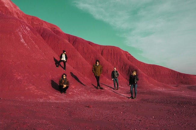 Turbo3r3's tweet photo. Esto promete: hoy vamos con @_samudelrio_ @Strandofoaks @TheWildFeathers #MyExpansiveAwareness y mucho más. A las 18.00 👉📻 @radio3_rne https://t.co/nmL6u2tPOG