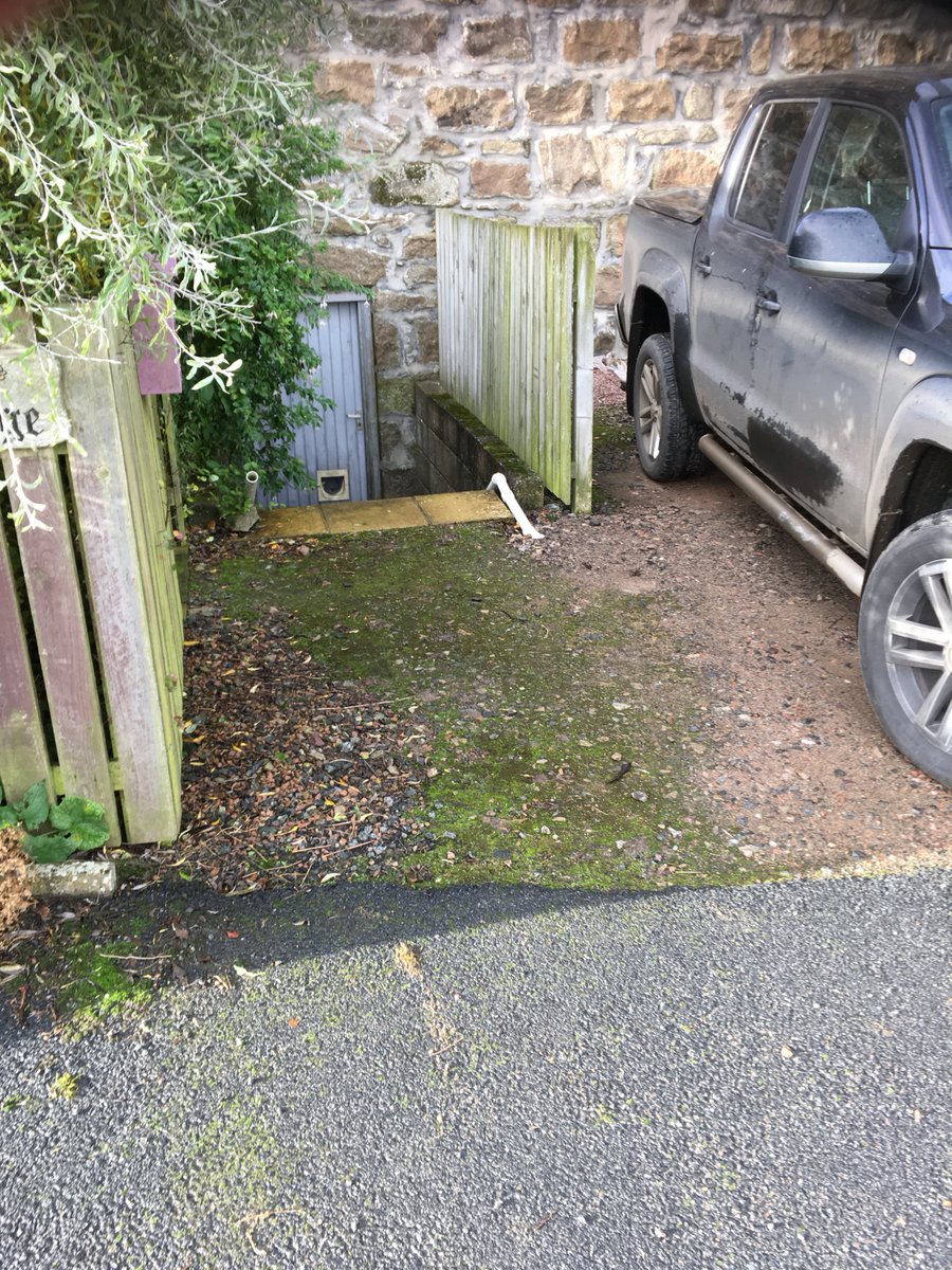 JRDonaldLtd's tweet photo. Before &amp; after shots below of this smart new driveway please excuse our lack of photography skills #notphotographers #tidydrive #groundworks https://t.co/Abd4Pb7pkZ