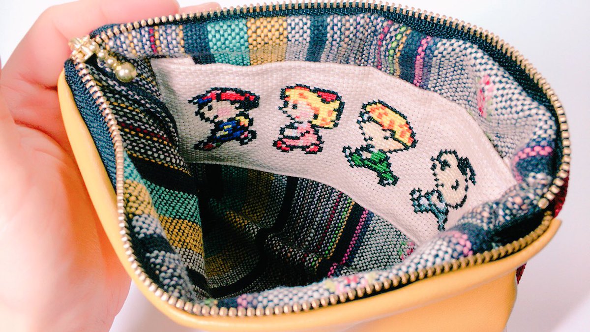 まるドン✩.*˚♡ ウエイト枠 刺繍イニシャルポーチ♡ イニシャルポーチ❤︎ | irodorikoubouumui's STORE