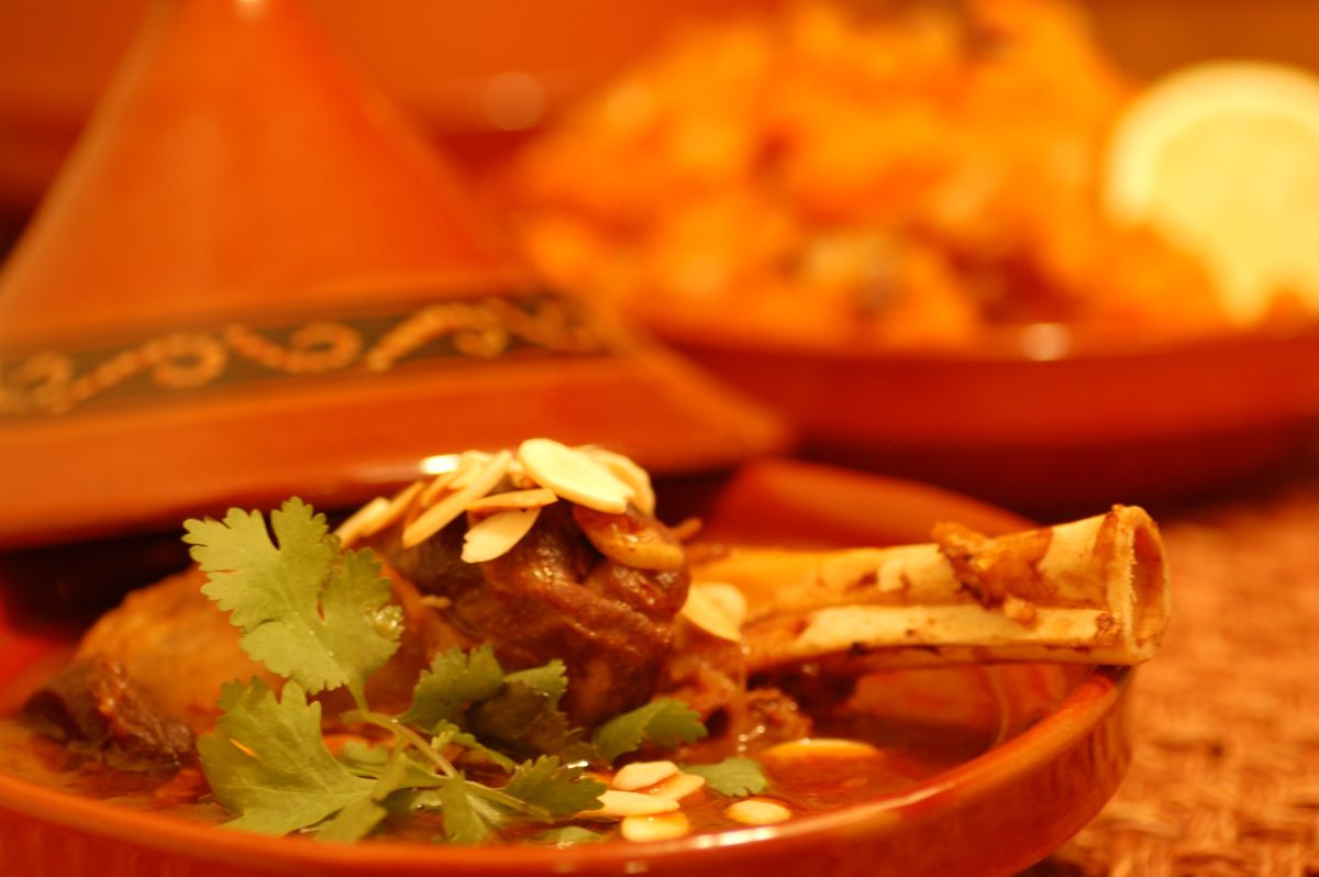 Cette semaine, on met à l'honneur les chefs (au féminin)  ! buff.ly/2jWbovm #chefaufémin #cuisinegastronomique #cuisinemarocaine