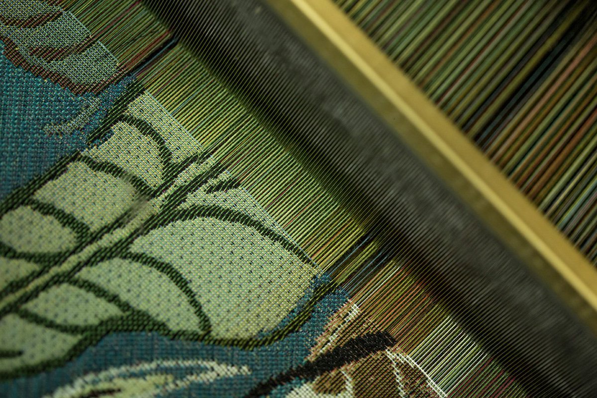 BROCHIER_IT's tweet photo. A new #peek behind the scenes at #Brochier new fabric collection SOLIDA: Design &amp; Weaving of our jacquard GIUNGLA https://t.co/O89r9yXK6j