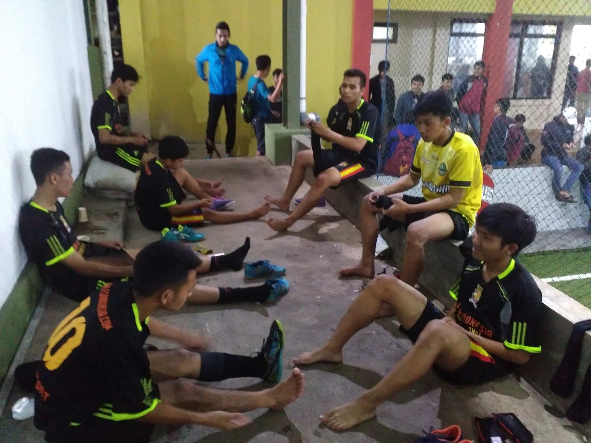 zooyorkSL's tweet photo. Mantap fcbi cipanas junior. Unjuk gigi di kota. Lanjut babak selanjutnya https://t.co/7BSGrrTcSt