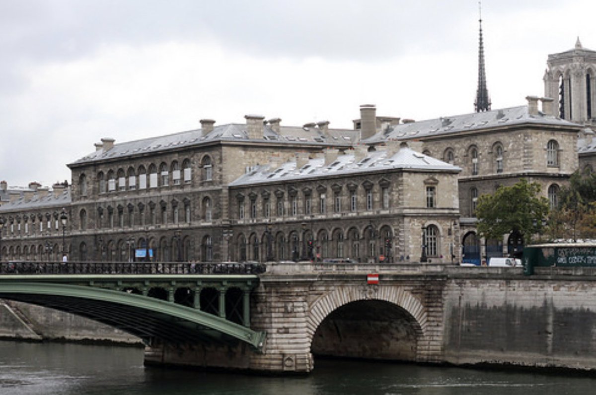 prettygreentea's tweet image. I went from Sheffield to Paris via @flydsa - prettygreentea.com/2016/11/doncas… #ttot #lbloggers