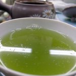 マジか・・・お茶の上に浮いてるアレ埃じゃなかったのかよ!