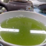 マジか・・・お茶の上に浮いてるアレ埃じゃなかったのかよ!
