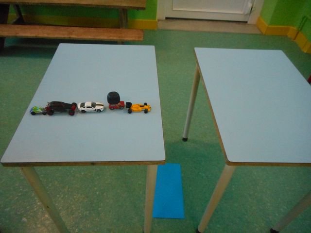 classe_jaune's tweet photo. Proposition pour les tables espacées de 15 cm (< 29.7cm) #forumatice #defitwit3 https://t.co/wuJWPqcQ8T