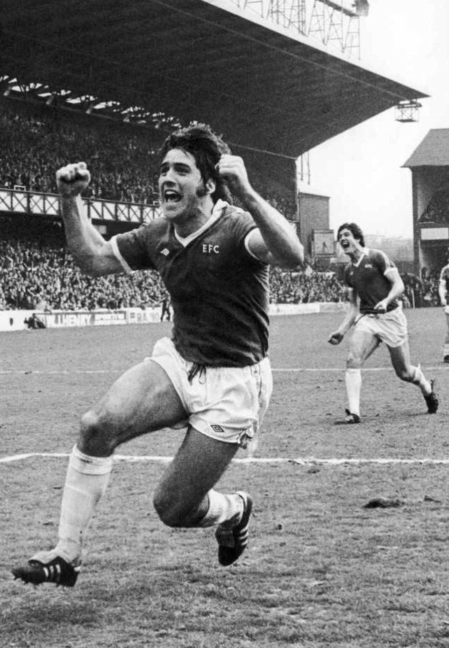 Happy 66th birthday to my idol growing up, the one and only walks on water.
Bob latchford                