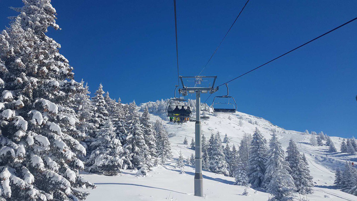 skipass's tweet photo. @Valmeinier le 17 janv. 2017 : 30cm de neige fraîche. https://t.co/ovN82gZbda #skipasslive https://t.co/SeGrzPPKk4