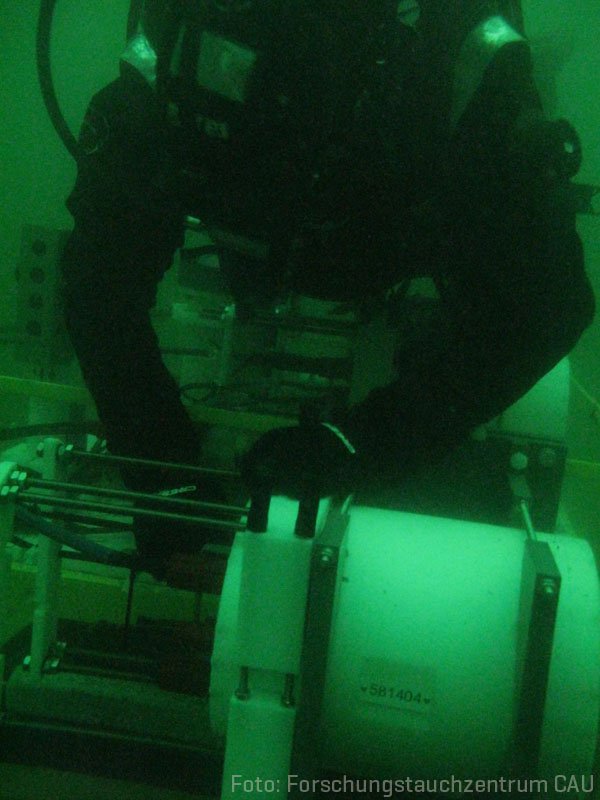 GEOMAR_de's tweet photo. Neues Unterwasser-Observatorium bei #BoknisEck in der #Ostsee ergänzt #COSYNA-Netzwerk https://t.co/XTgvFdy2LK @HZG_de @kieluni https://t.co/lynFDJlhrw