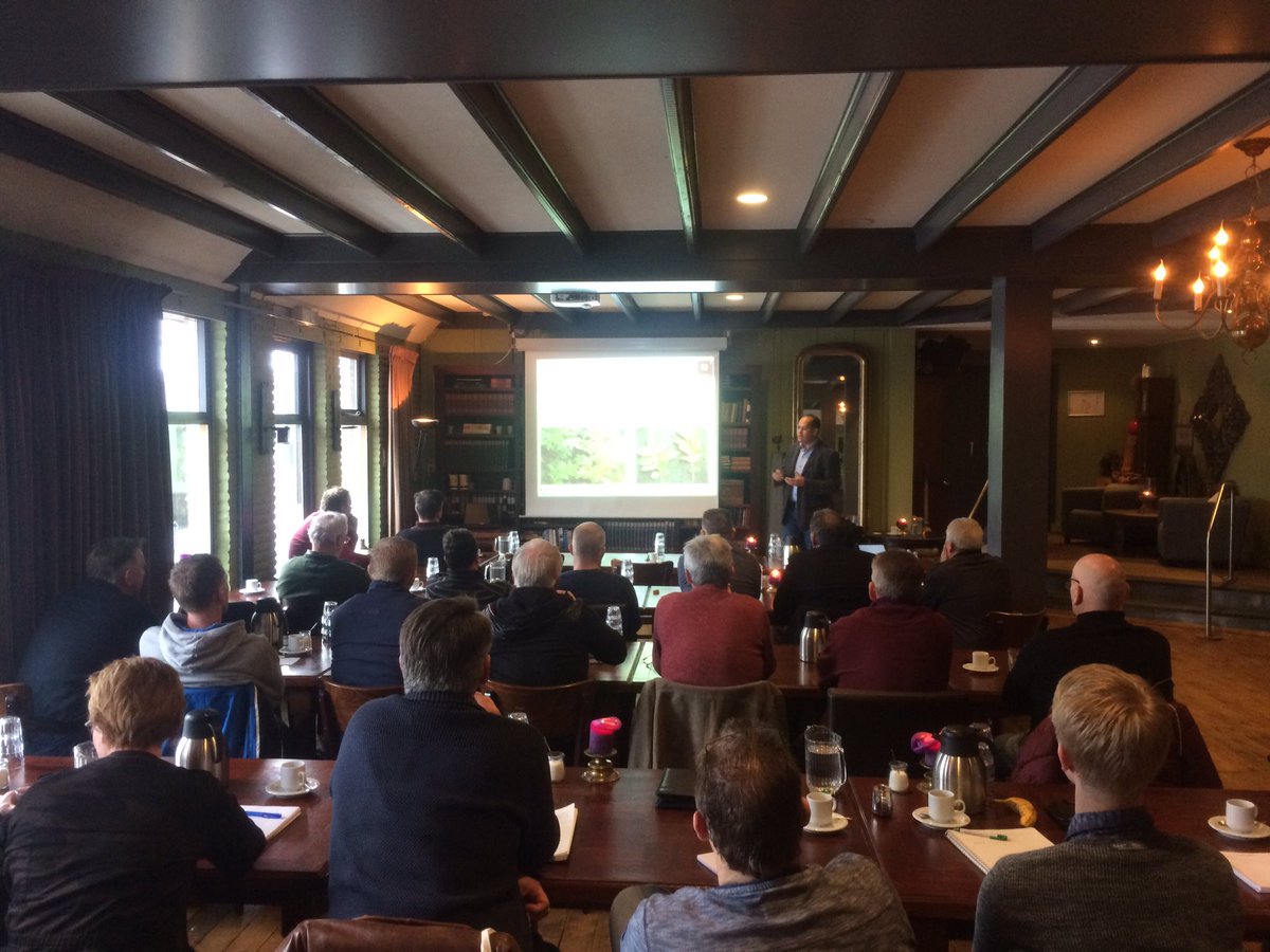 agrocentrum's tweet image. Weer een interessante lezing gegeven over #bladbemesting en #gebreksymptomen.