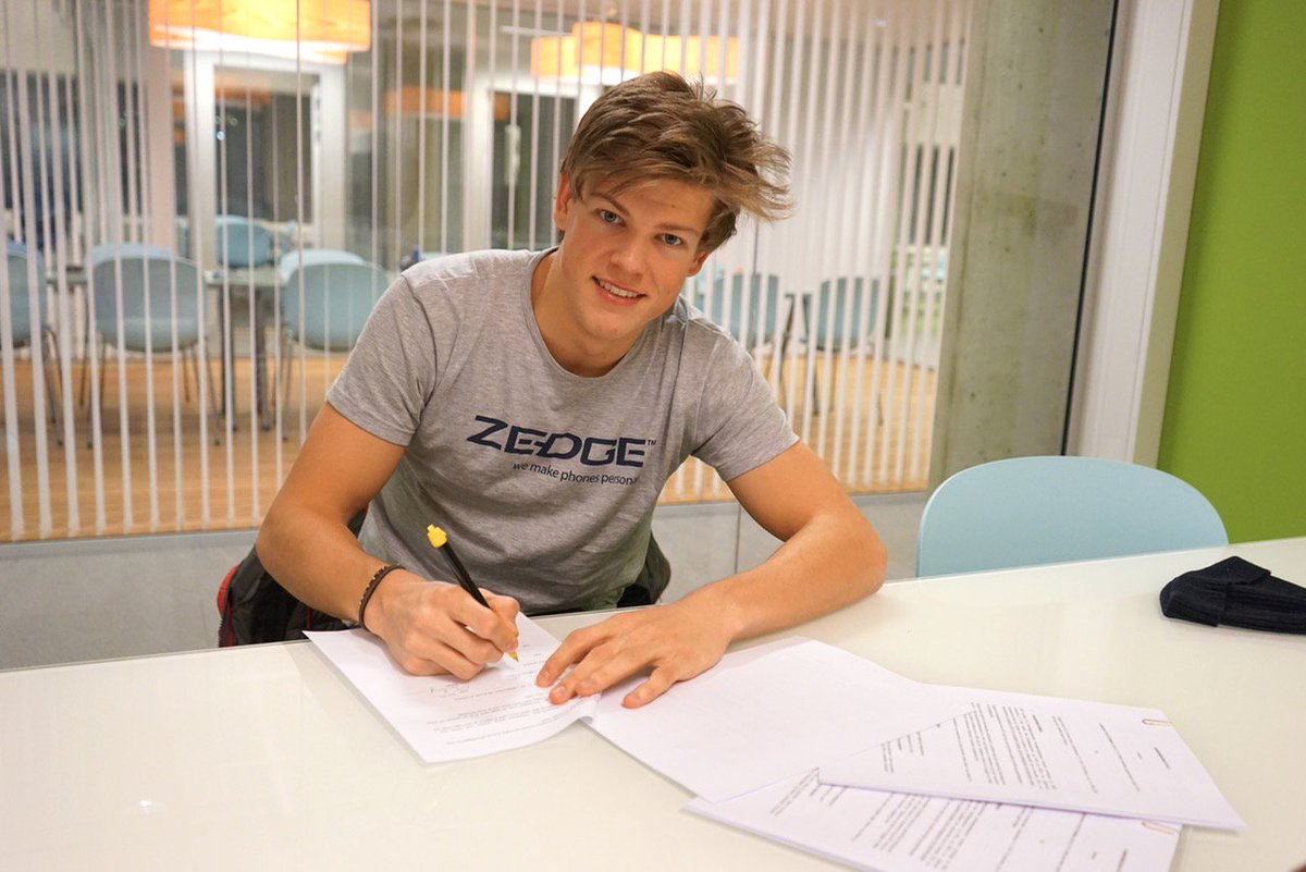 Drumroll please! Zedge and Johannes Høsflot Klæbo agree on new and improved sponsorship deal! Both parties very happy. Unbelievable talent!