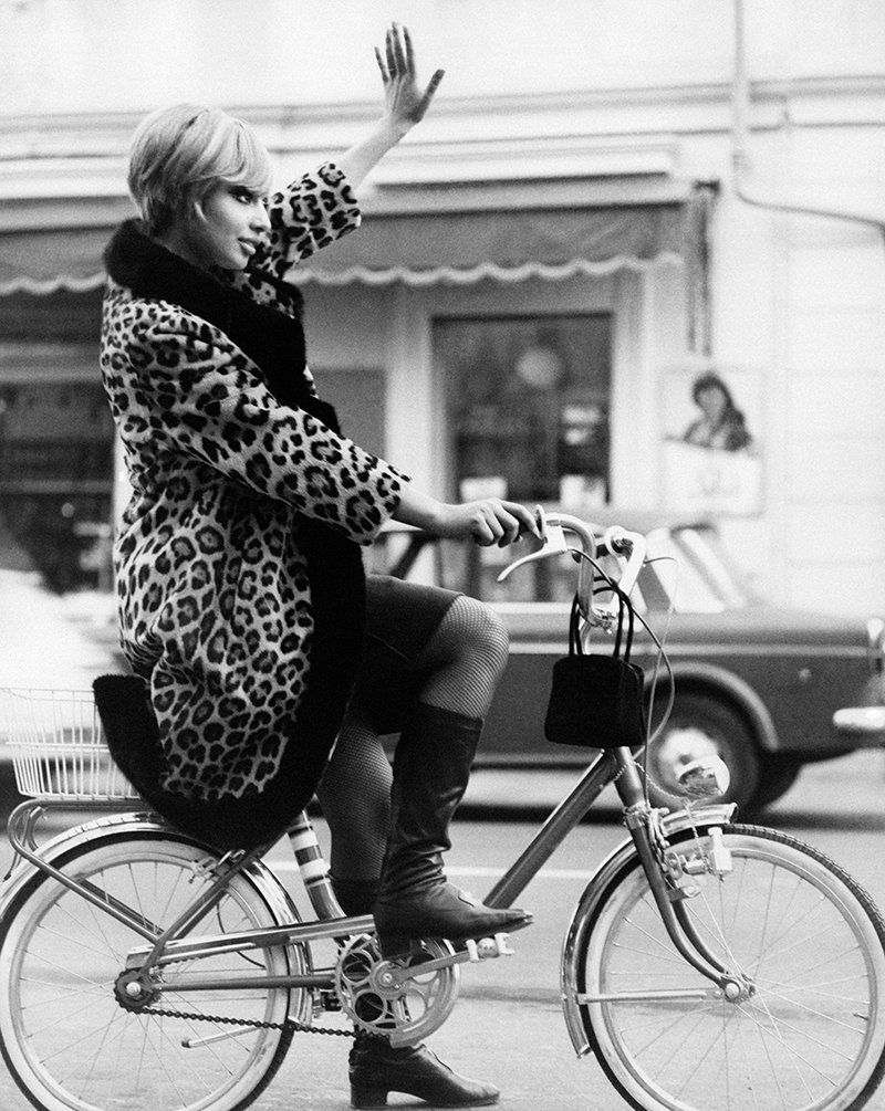 BromontBiking's tweet photo. "Cada vez que veo una #mujer sobre una #bicicleta me alegro, porque es la imagen de la libertad” 💪👩 #ciclismo  https://t.co/V0mxfipMnE https://t.co/q0u2PepJlM