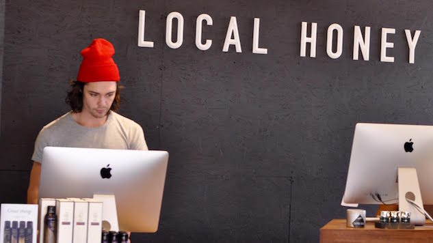 PasteMagazine's tweet photo. Better Than OK: Local Honey, Nashville’s Hair and Vintage Destination https://t.co/cnmfFhwekV https://t.co/OE061OKYhq