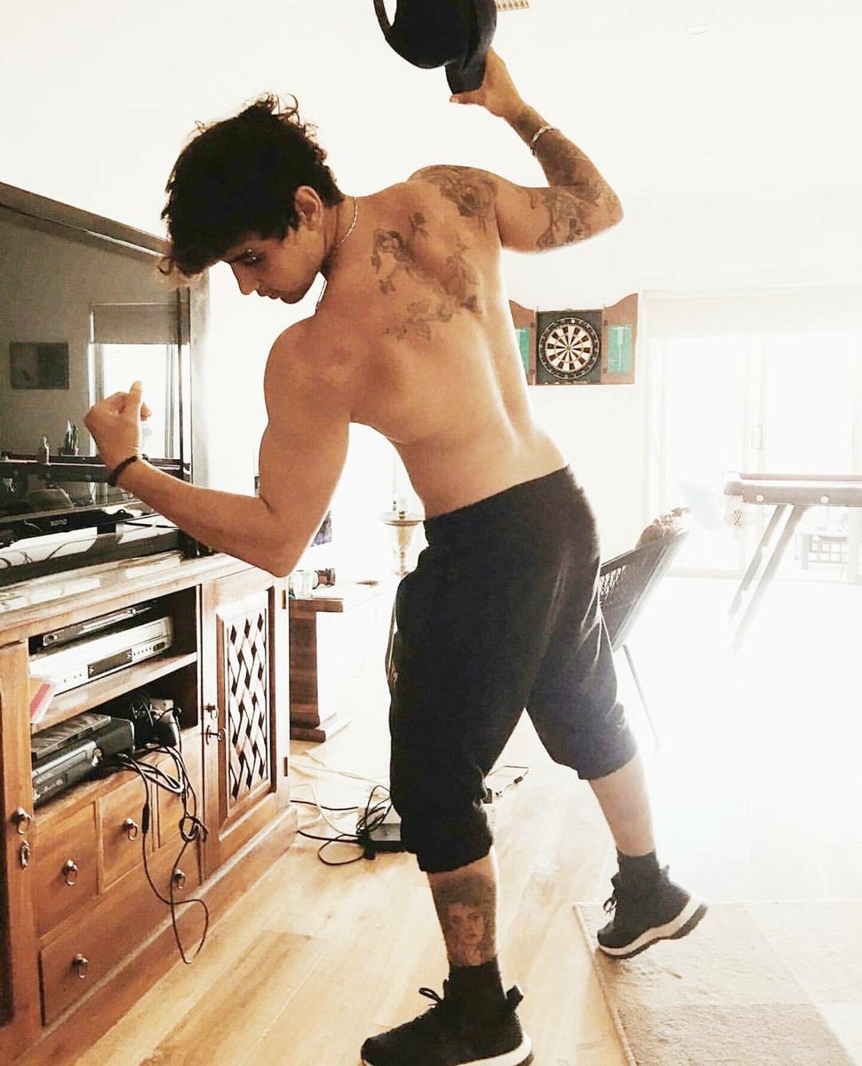 BESTOFJAl's tweet image. tHROW 16 WEIGHTS AT ME