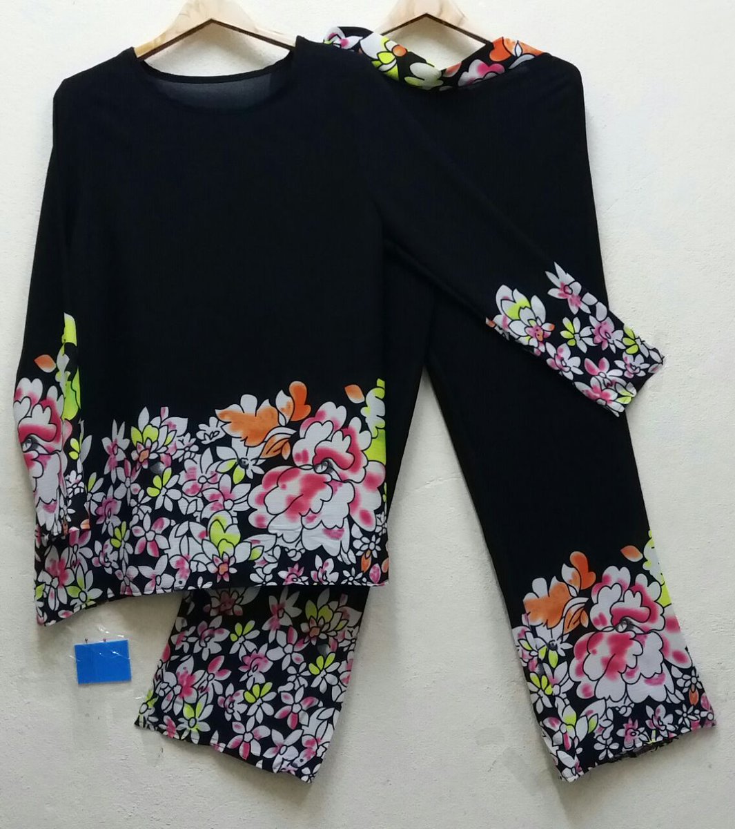 fawrashop's tweet photo. SET FLOWER
RM50
RM8sm | RM12ss
BLOUSE
Material : Buble chiffon 
Free size fit till L #fawrashop 
Dm/ws 017-4978346 https://t.co/FtW6AF7QN8