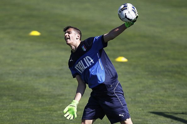 Hampirlo's tweet photo. According to @FabrizioRomano 
#Juve wants 3 Italian talents
#Meret Gk #Udinese: now on loan to Spal 
#Berardi
#Melegoni MF #Atalanta 17 yrs https://t.co/hMeKgk7BIW
